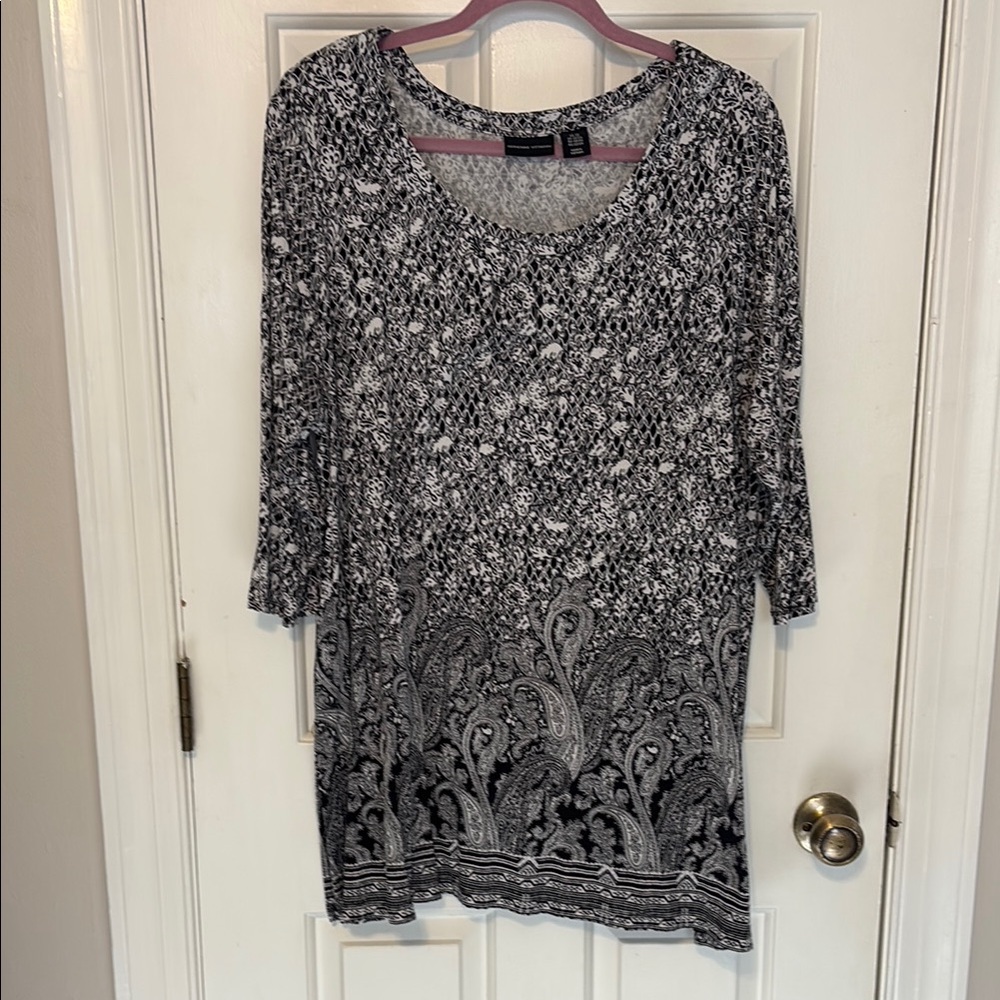 Adrienne Vittadini Black and White Paisley Tunic